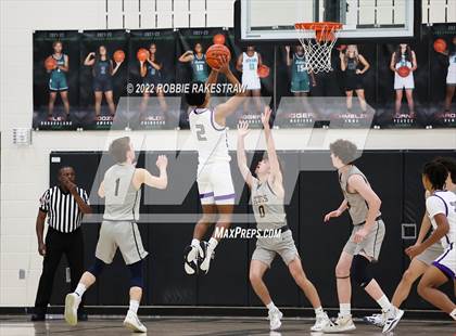 Thumbnail 3 in University vs. Highland Park (UIL 5A Region 2 Bi-District Playoff) photogallery.