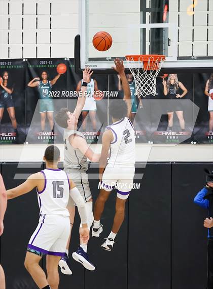 Thumbnail 3 in University vs. Highland Park (UIL 5A Region 2 Bi-District Playoff) photogallery.