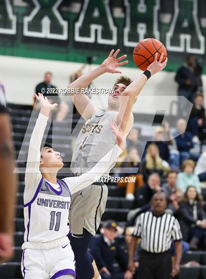 Thumbnail 1 in University vs. Highland Park (UIL 5A Region 2 Bi-District Playoff) photogallery.