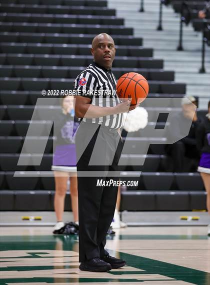 Thumbnail 3 in University vs. Highland Park (UIL 5A Region 2 Bi-District Playoff) photogallery.