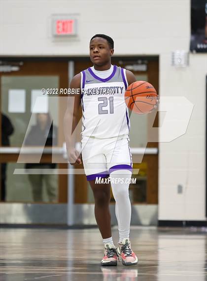 Thumbnail 1 in University vs. Highland Park (UIL 5A Region 2 Bi-District Playoff) photogallery.