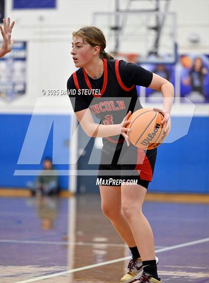 Thumbnail 2 in Lincoln vs. Davis Sr. (Dorothy Speck Memorial) photogallery.