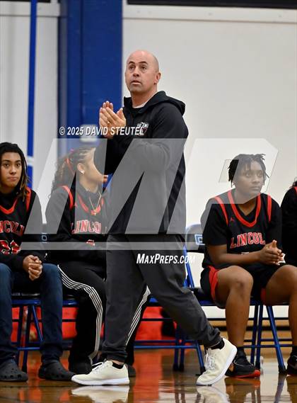 Thumbnail 3 in Lincoln vs. Davis Sr. (Dorothy Speck Memorial) photogallery.