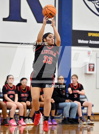 Thumbnail 1 in Lincoln vs. Davis Sr. (Dorothy Speck Memorial) photogallery.