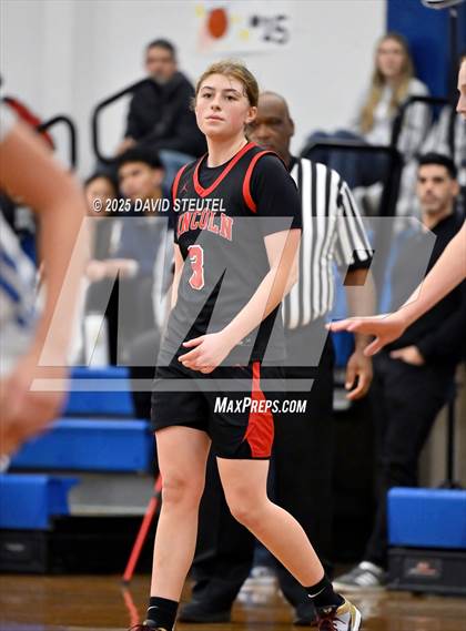 Thumbnail 3 in Lincoln vs. Davis Sr. (Dorothy Speck Memorial) photogallery.