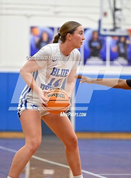 Thumbnail 1 in Lincoln vs. Davis Sr. (Dorothy Speck Memorial) photogallery.