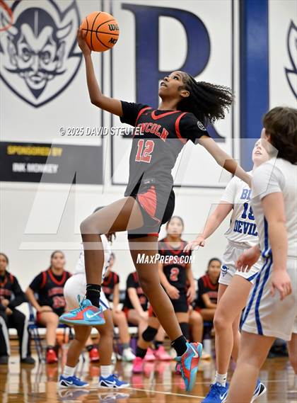 Thumbnail 2 in Lincoln vs. Davis Sr. (Dorothy Speck Memorial) photogallery.