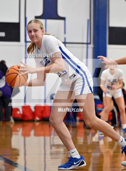 Thumbnail 3 in Lincoln vs. Davis Sr. (Dorothy Speck Memorial) photogallery.