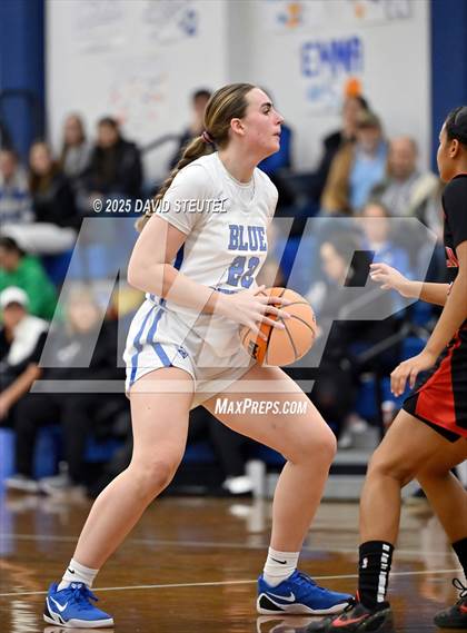 Thumbnail 1 in Lincoln vs. Davis Sr. (Dorothy Speck Memorial) photogallery.