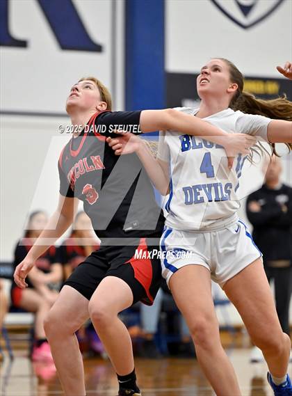 Thumbnail 3 in Lincoln vs. Davis Sr. (Dorothy Speck Memorial) photogallery.