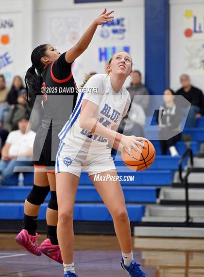 Thumbnail 2 in Lincoln vs. Davis Sr. (Dorothy Speck Memorial) photogallery.