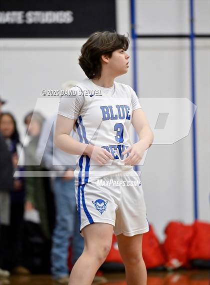 Thumbnail 2 in Lincoln vs. Davis Sr. (Dorothy Speck Memorial) photogallery.