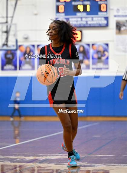 Thumbnail 2 in Lincoln vs. Davis Sr. (Dorothy Speck Memorial) photogallery.