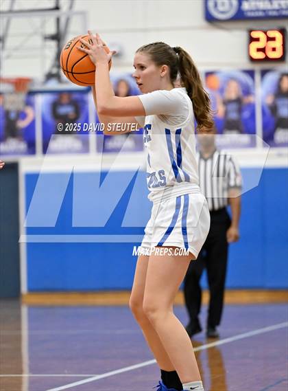 Thumbnail 3 in Lincoln vs. Davis Sr. (Dorothy Speck Memorial) photogallery.