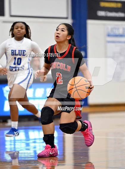 Thumbnail 2 in Lincoln vs. Davis Sr. (Dorothy Speck Memorial) photogallery.