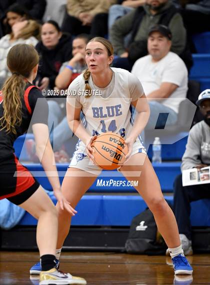 Thumbnail 2 in Lincoln vs. Davis Sr. (Dorothy Speck Memorial) photogallery.