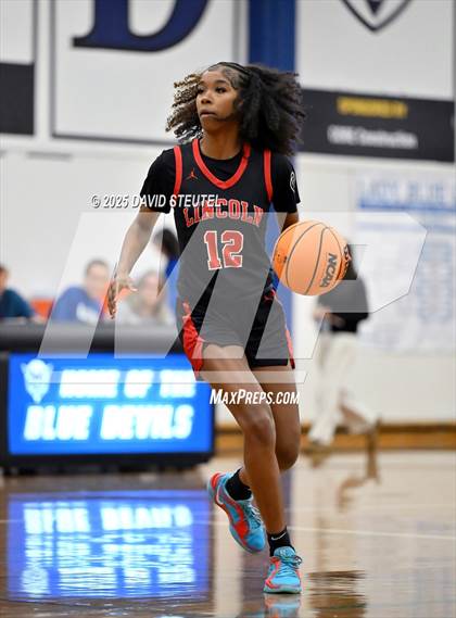 Thumbnail 3 in Lincoln vs. Davis Sr. (Dorothy Speck Memorial) photogallery.