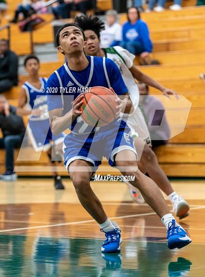 Thumbnail 3 in Indianapolis Bishop Chatard @ Covenant Christian  photogallery.