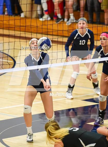Thumbnail 3 in GMG vs Hudson (IHSAA Regional Semifinal) photogallery.