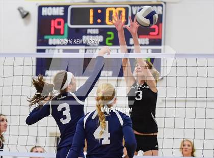 Thumbnail 1 in GMG vs Hudson (IHSAA Regional Semifinal) photogallery.