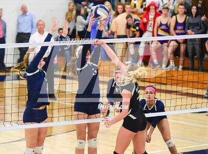 Thumbnail 1 in GMG vs Hudson (IHSAA Regional Semifinal) photogallery.
