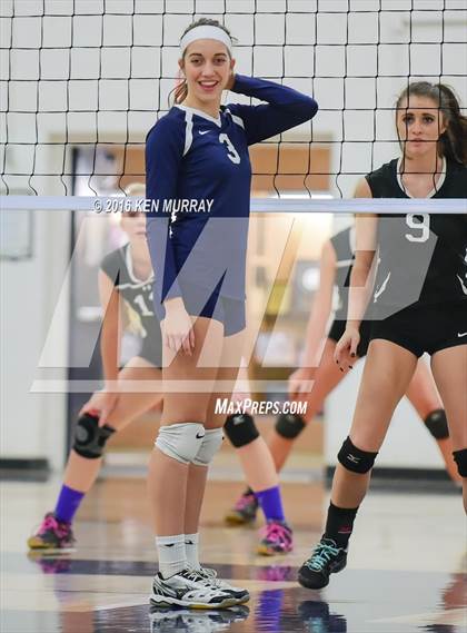 Thumbnail 2 in GMG vs Hudson (IHSAA Regional Semifinal) photogallery.