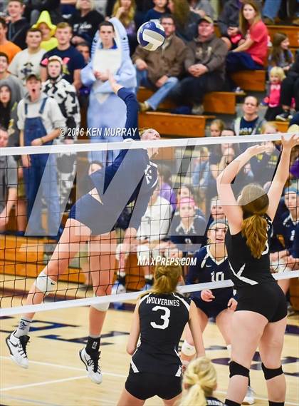 Thumbnail 2 in GMG vs Hudson (IHSAA Regional Semifinal) photogallery.