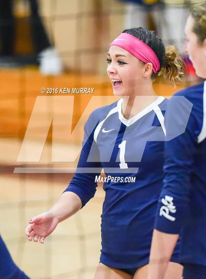 Thumbnail 2 in GMG vs Hudson (IHSAA Regional Semifinal) photogallery.