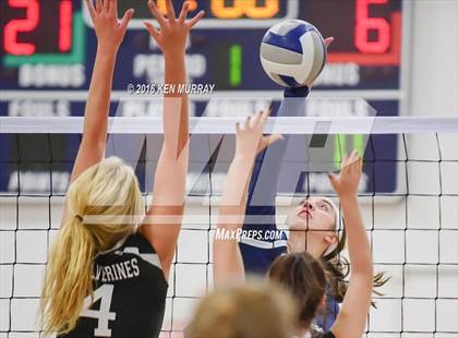 Thumbnail 1 in GMG vs Hudson (IHSAA Regional Semifinal) photogallery.
