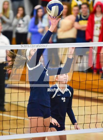 Thumbnail 1 in GMG vs Hudson (IHSAA Regional Semifinal) photogallery.