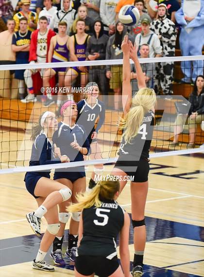 Thumbnail 3 in GMG vs Hudson (IHSAA Regional Semifinal) photogallery.