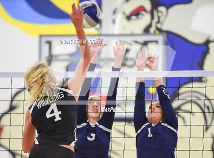 Thumbnail 2 in GMG vs Hudson (IHSAA Regional Semifinal) photogallery.