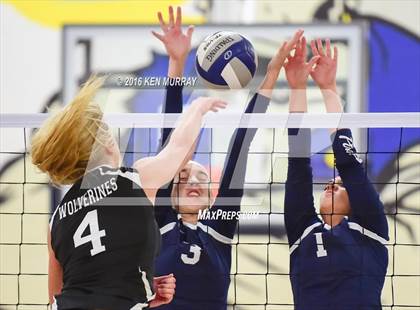 Thumbnail 3 in GMG vs Hudson (IHSAA Regional Semifinal) photogallery.
