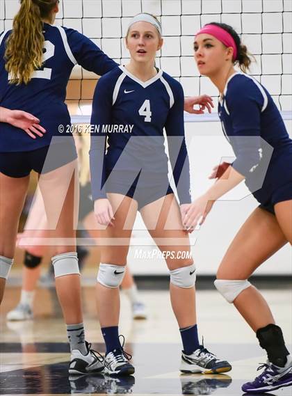 Thumbnail 3 in GMG vs Hudson (IHSAA Regional Semifinal) photogallery.