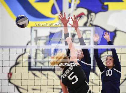 Thumbnail 3 in GMG vs Hudson (IHSAA Regional Semifinal) photogallery.