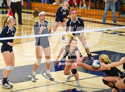 Thumbnail 3 in GMG vs Hudson (IHSAA Regional Semifinal) photogallery.
