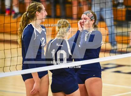 Thumbnail 2 in GMG vs Hudson (IHSAA Regional Semifinal) photogallery.