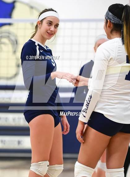 Thumbnail 1 in GMG vs Hudson (IHSAA Regional Semifinal) photogallery.