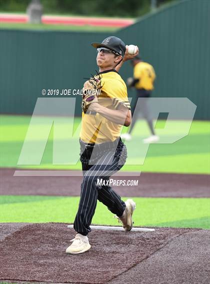 Thumbnail 2 in Johnson vs East Central (UIL CLASS 6A Bi District) photogallery.