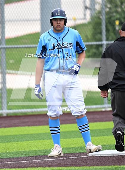 Thumbnail 3 in Johnson vs East Central (UIL CLASS 6A Bi District) photogallery.