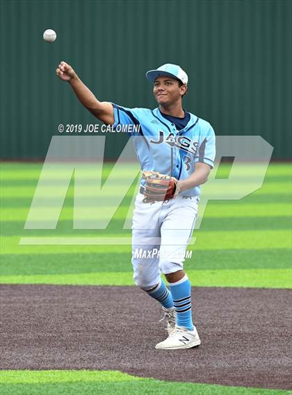 Thumbnail 3 in Johnson vs East Central (UIL CLASS 6A Bi District) photogallery.