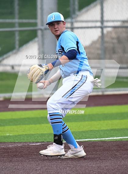 Thumbnail 2 in Johnson vs East Central (UIL CLASS 6A Bi District) photogallery.