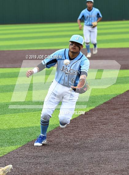 Thumbnail 3 in Johnson vs East Central (UIL CLASS 6A Bi District) photogallery.