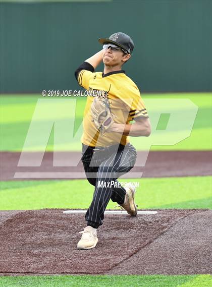 Thumbnail 2 in Johnson vs East Central (UIL CLASS 6A Bi District) photogallery.