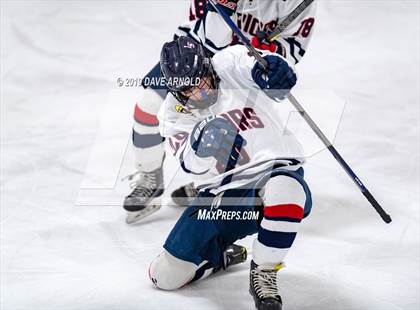 Thumbnail 3 in Lowell Catholic vs Lincoln-Sudbury ( MIAA Division 2 North 1st Round) photogallery.