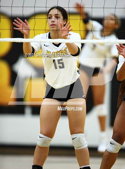 Thumbnail 1 in Lamar vs Fossil Ridge photogallery.