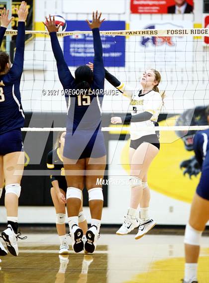 Thumbnail 2 in Lamar vs Fossil Ridge photogallery.
