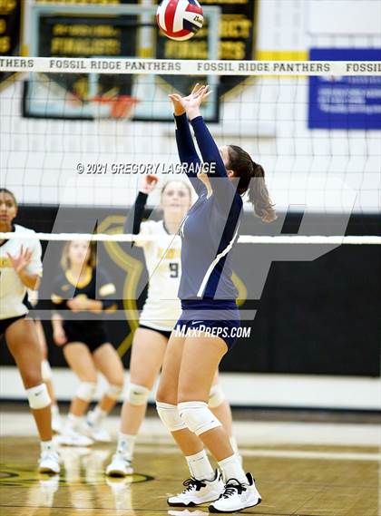Thumbnail 1 in Lamar vs Fossil Ridge photogallery.
