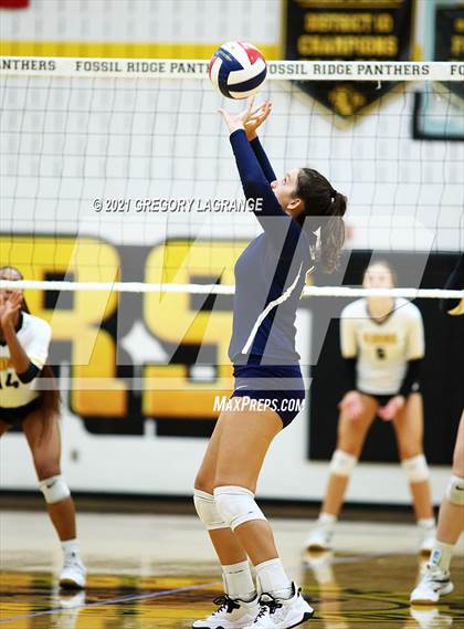 Thumbnail 2 in Lamar vs Fossil Ridge photogallery.