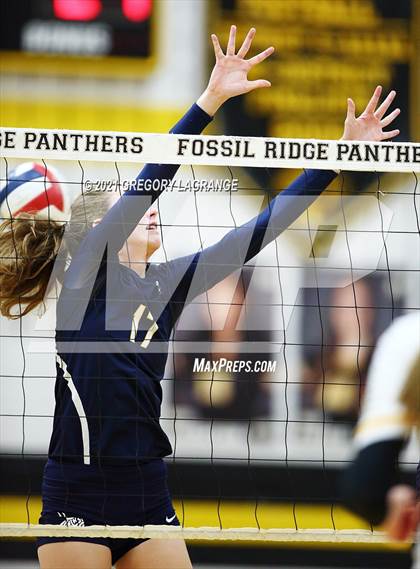 Thumbnail 1 in Lamar vs Fossil Ridge photogallery.
